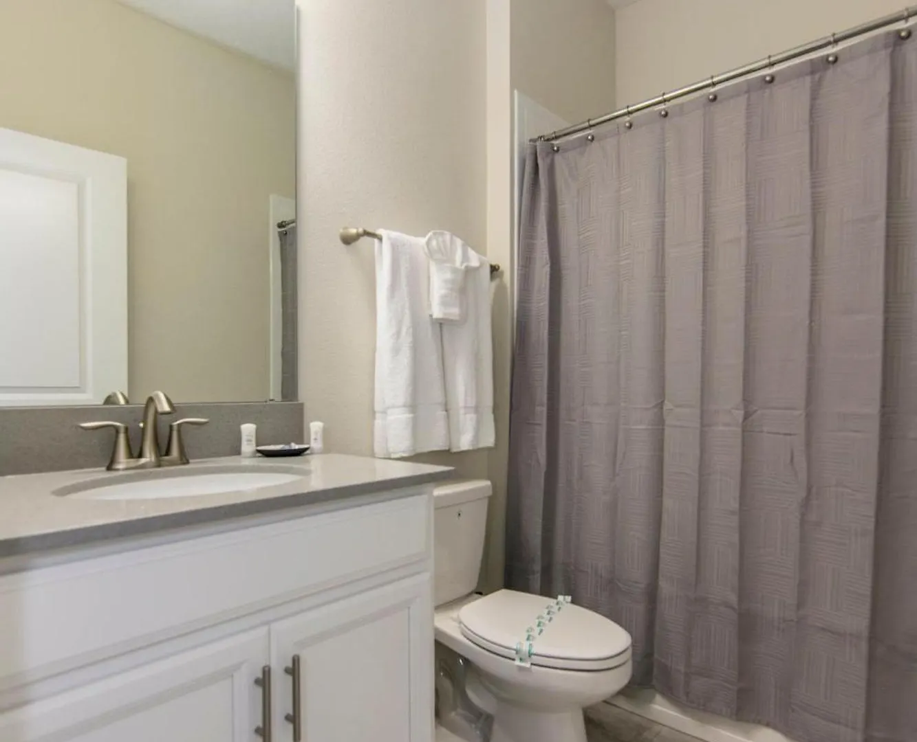 1561Ja Villa 5 Bed/5 Ba Davenport 0*,
