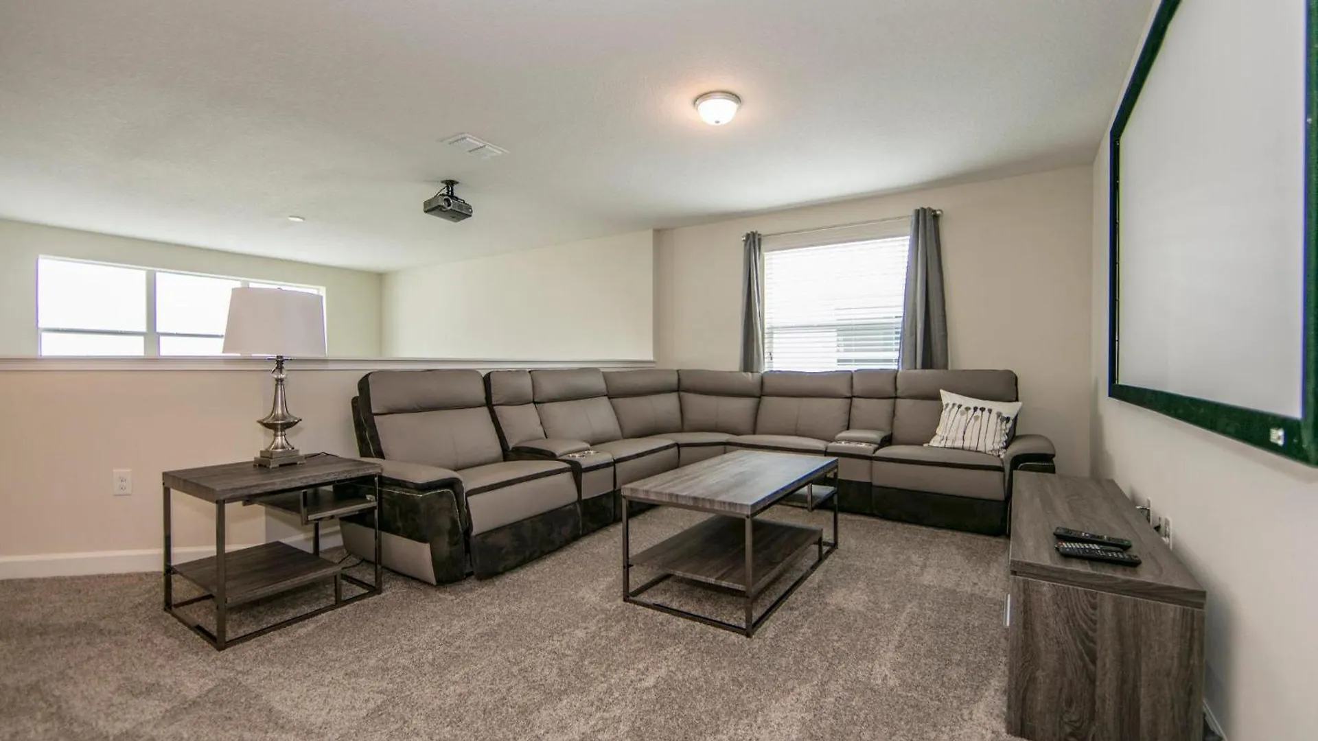 1561Ja Villa 5 Bed/5 Ba Davenport 0*,